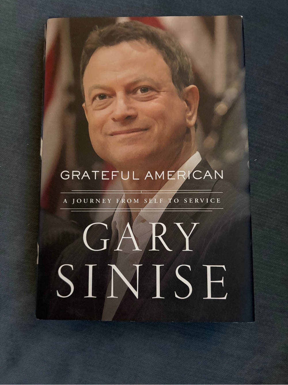 Signed Grateful American by Gary Sinise - Hardcover Book. Like new!